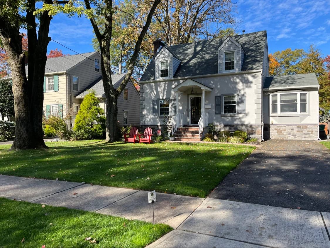 Manicured front yard at a colonial home